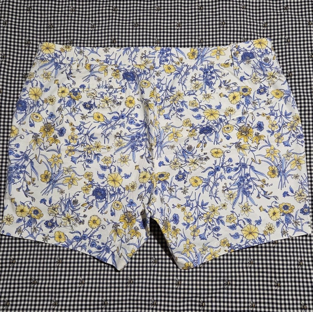 Talbots Whimsy Garden Blue and Yellow Floral Women's Relaxed Chino Shorts 7" - Picture 7 of 14